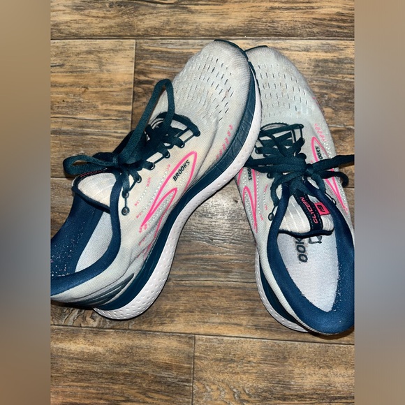 SOLD - Picture 4 of 6